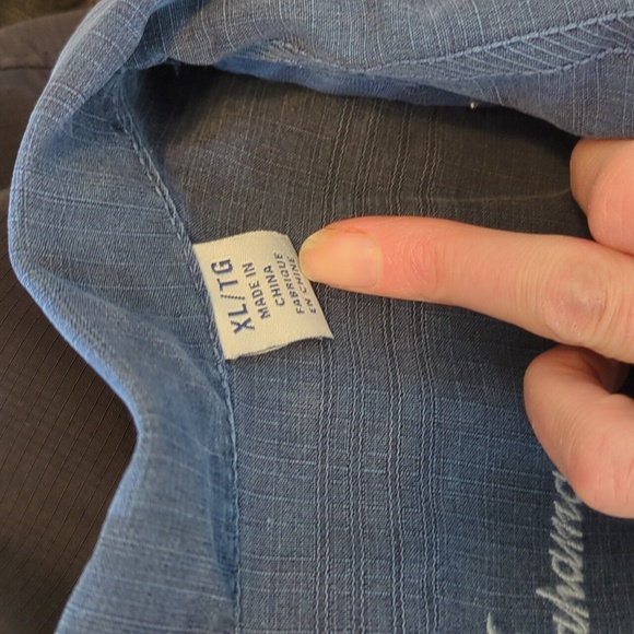 Tommy Bahama Blue Men's Silk Hawaiian Shirt - Picture 3 of 6